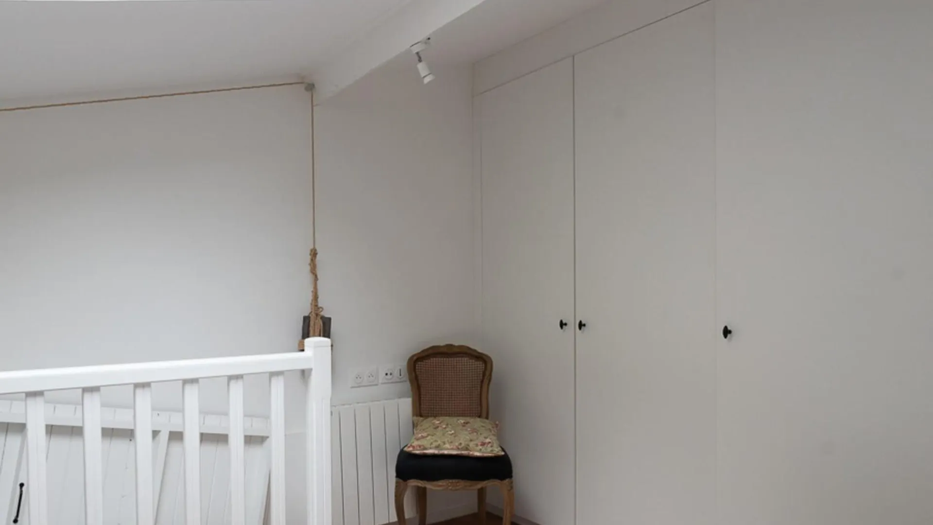 Daire Atypical Duplex Near Pere Lachaise