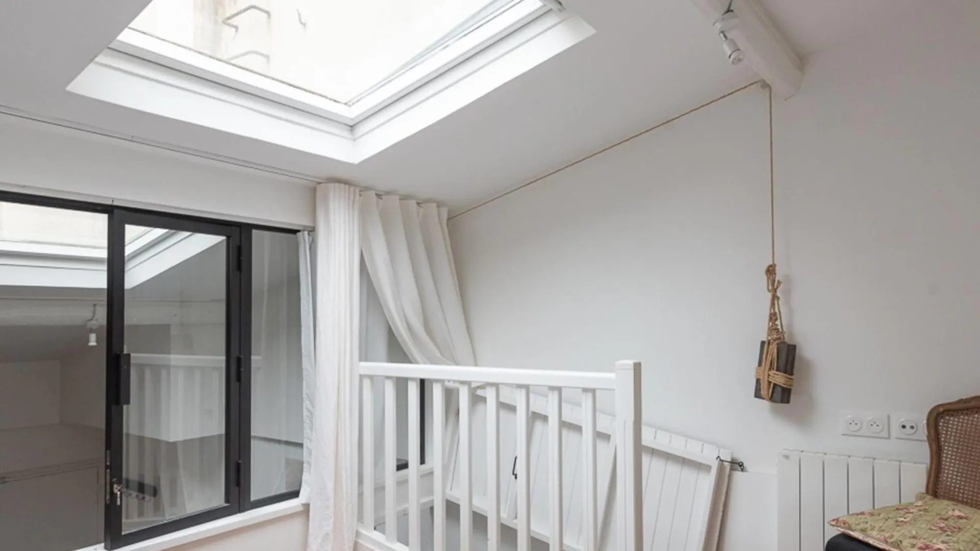 Atypical Duplex Near Pere Lachaise Daire