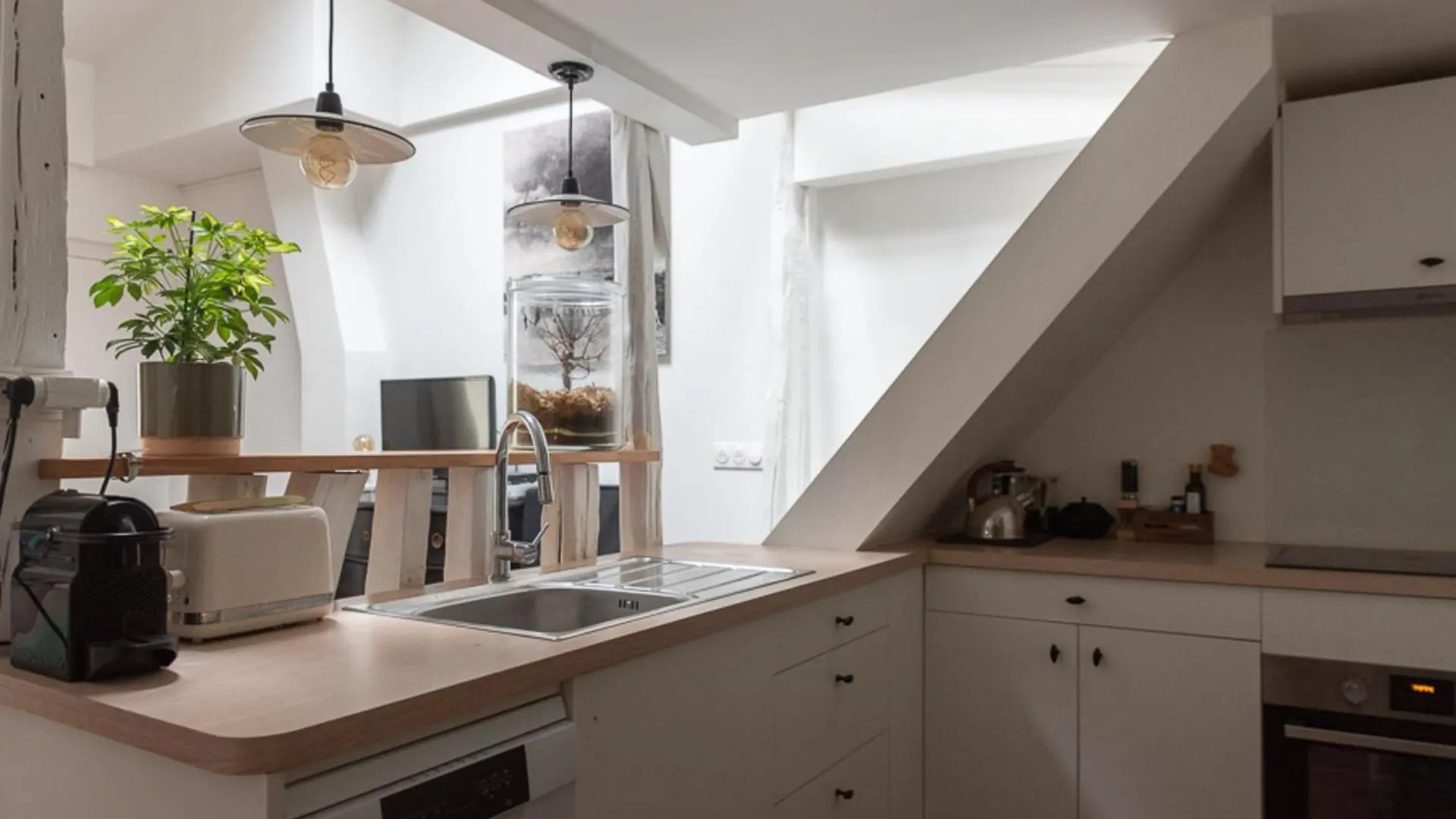 Apartment Atypical Duplex Near Pere Lachaise