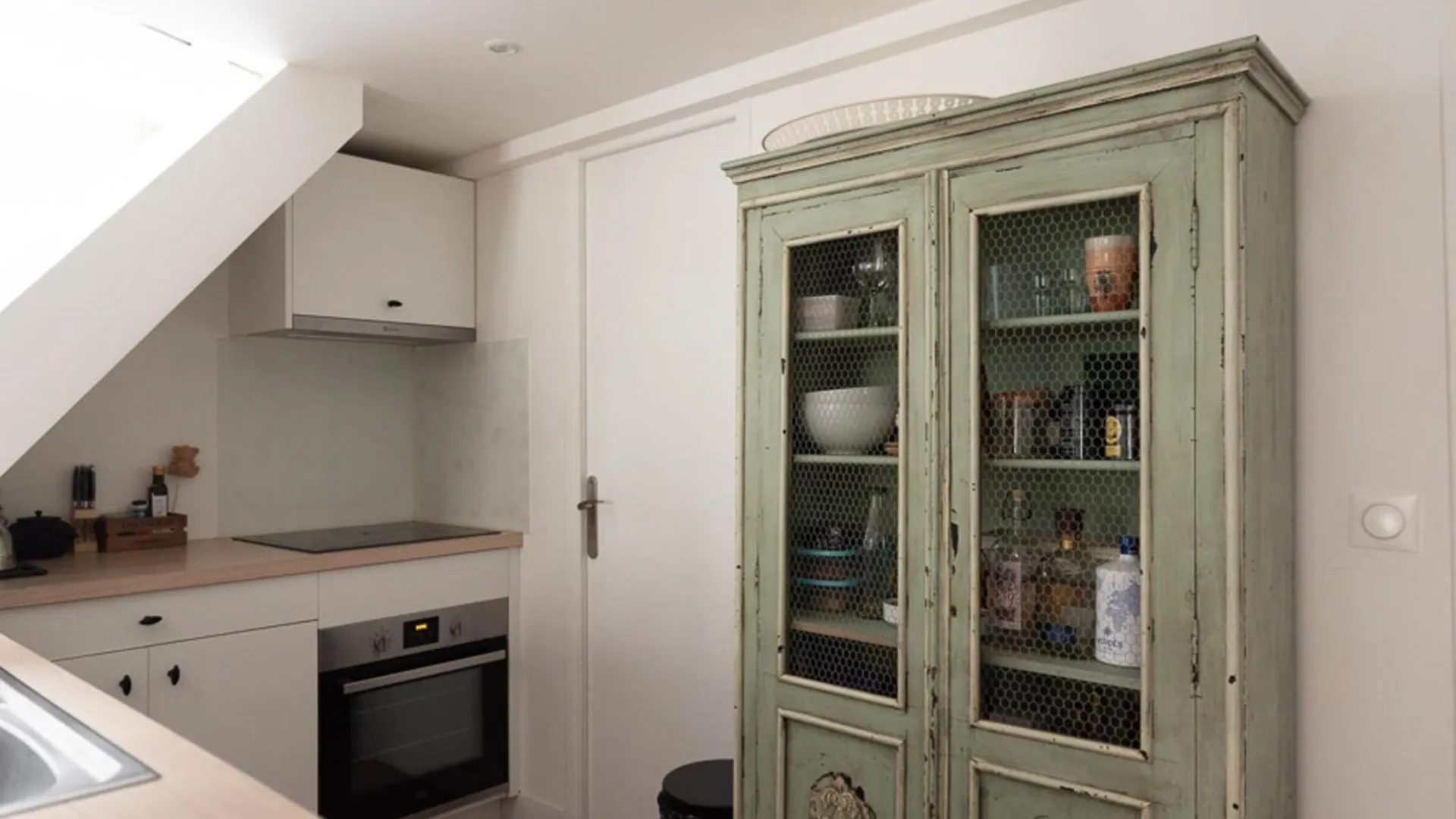 Atypical Duplex Near Pere Lachaise Apartment Paris