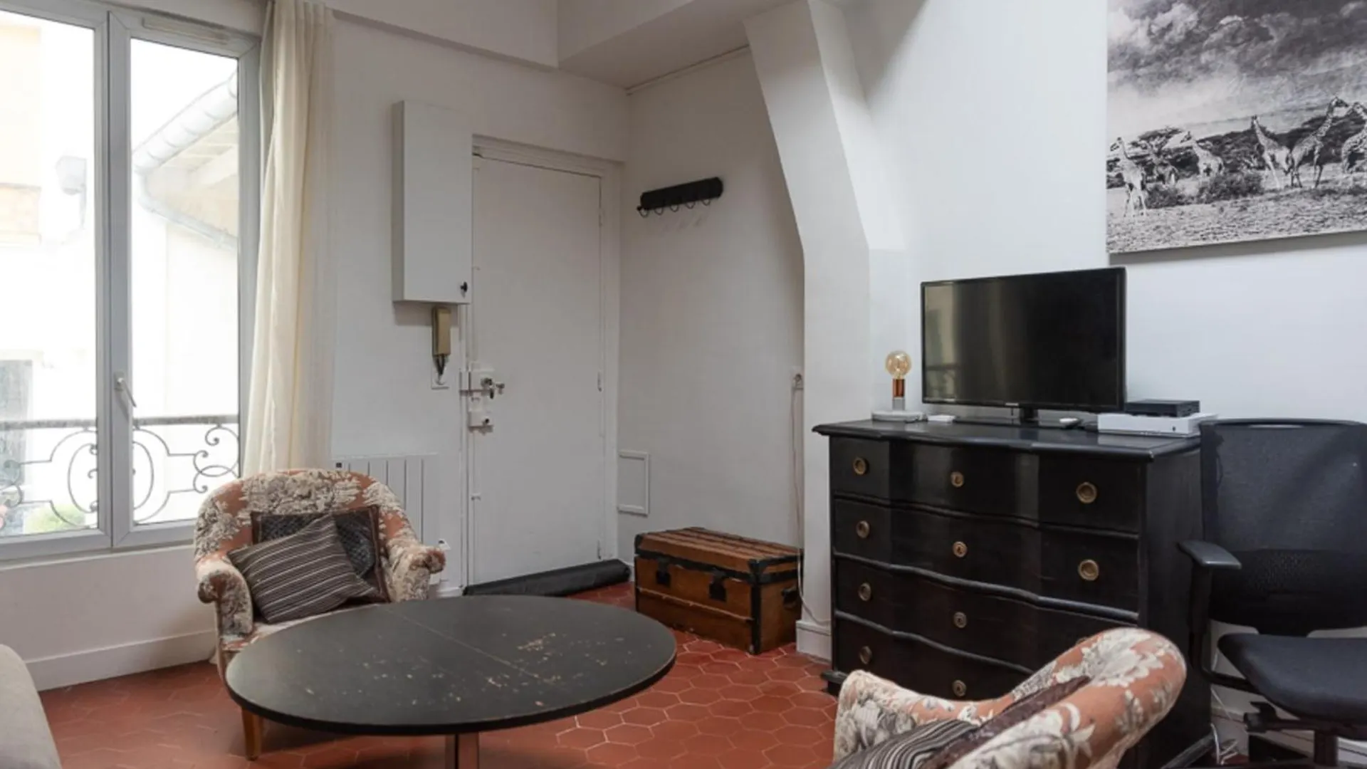 Atypical Duplex Near Pere Lachaise *